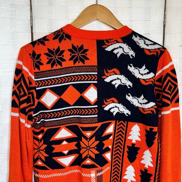 Denver Broncos Women’s Chirstmas Winter Sweater Size Small NFL - Picture 4 of 8